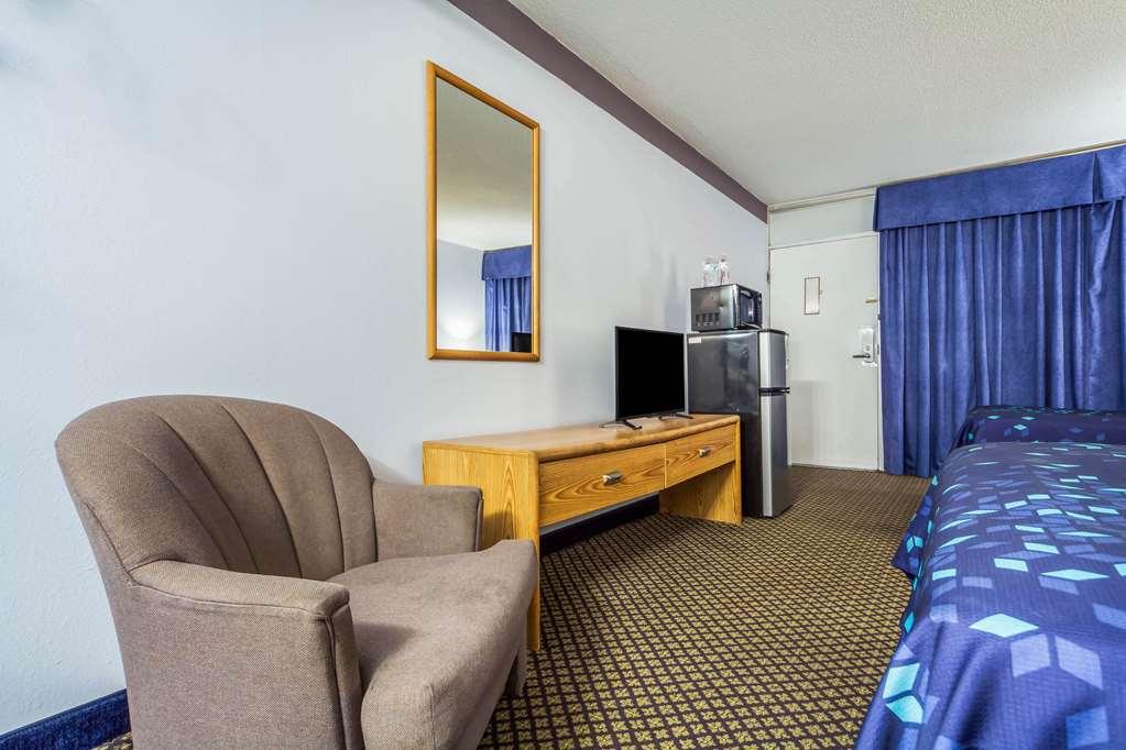Hospitality Inn North Platte Room photo